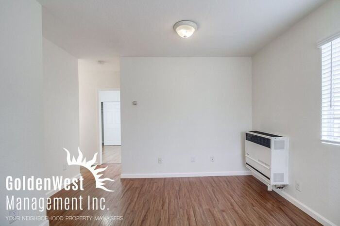 4157 Franklin Ave #A - Photo 3 of 17