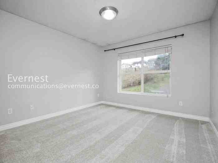 1698 25th Pl Ne #303 - Photo 5 of 47