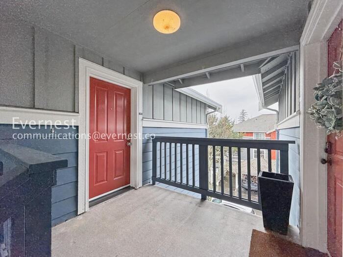 1698 25th Pl Ne #303 - Photo 6 of 47