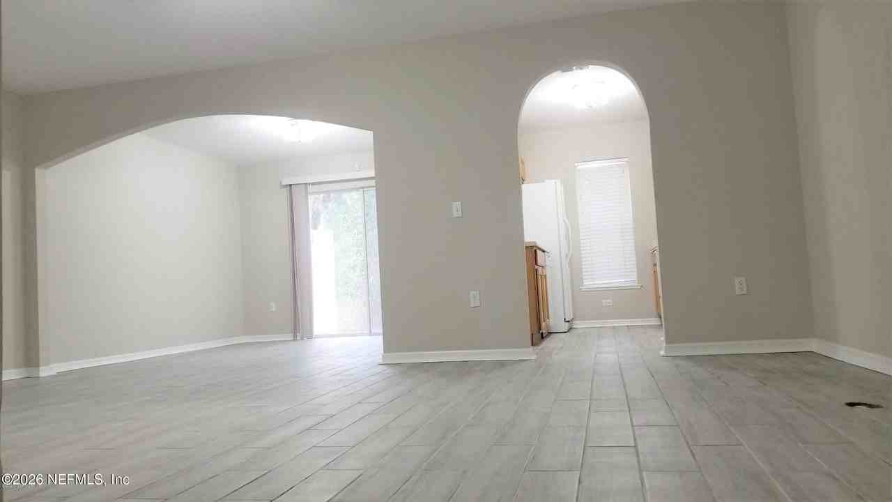 10462 Autumn Trace Rd - Photo 2 of 7