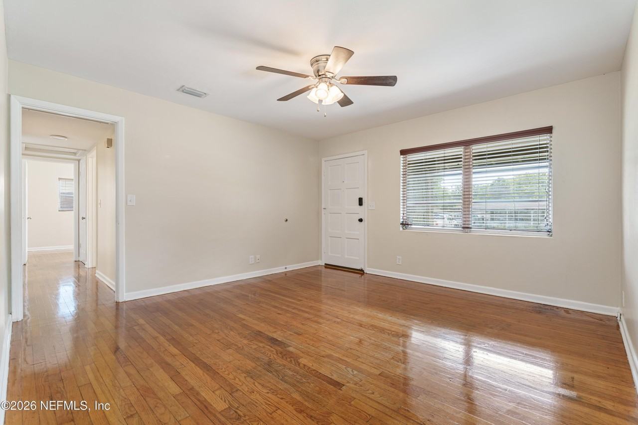 1329 Hollyhock Cir W - Photo 4 of 23