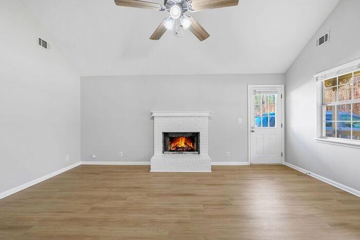 4660 Bryant Rd - Photo 5 of 26