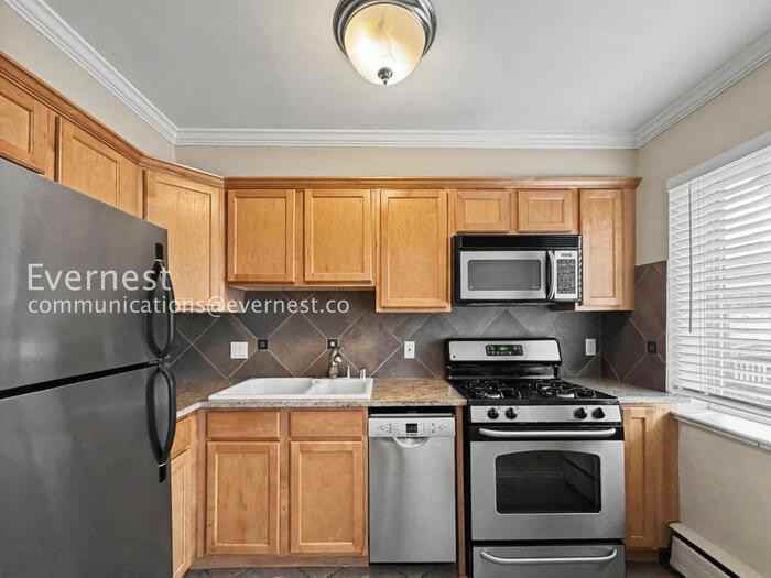 276 S Sherman St #3 - Photo 3 of 23