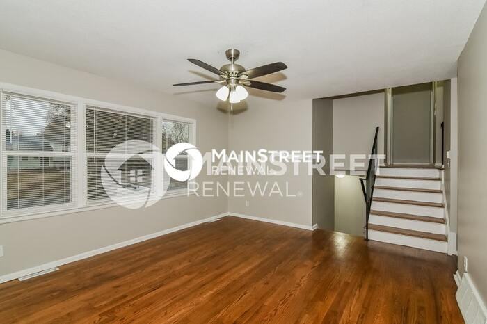 9302 Fairwood Dr - Photo 7 of 17