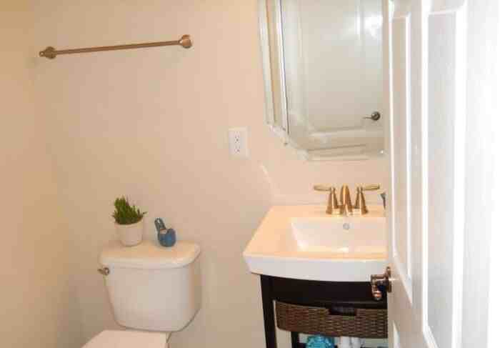 131 Islander Dr - Photo 5 of 10