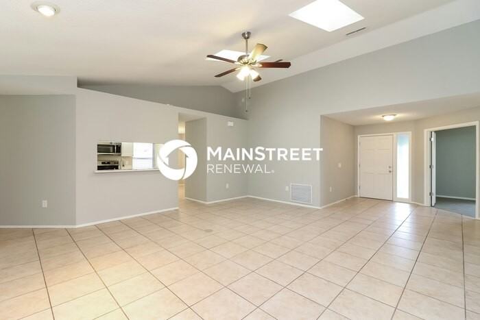 5749 Colonial Oaks Blvd - Photo 3 of 16