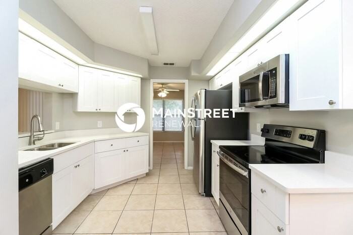 5749 Colonial Oaks Blvd - Photo 6 of 16