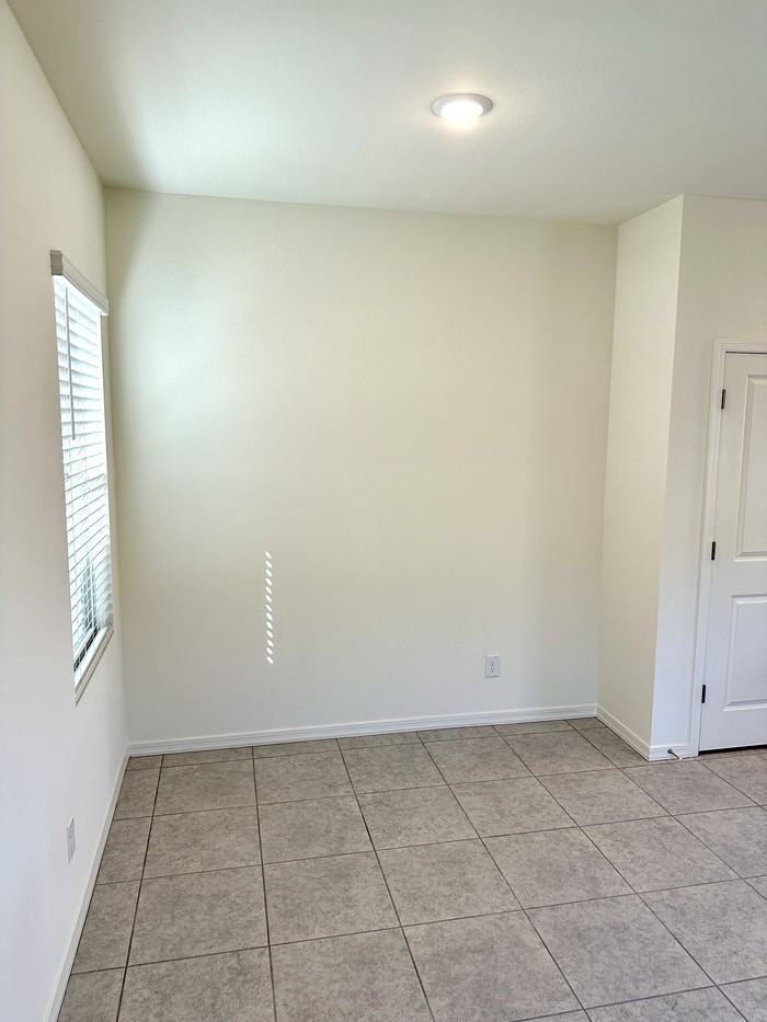 4024 E Haley Dr - Photo 3 of 24