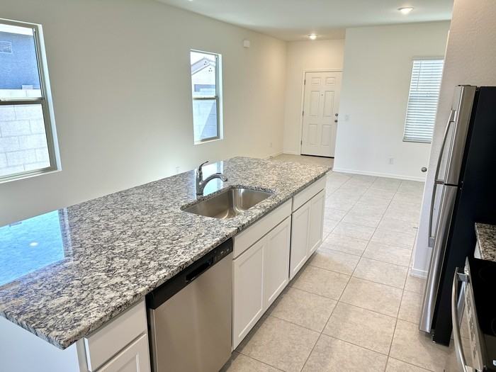 4024 E Haley Dr - Photo 7 of 24