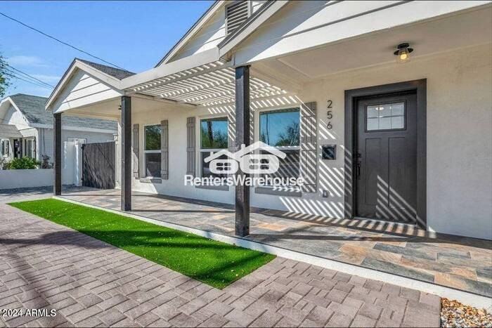 256 S Hobson - Photo 2 of 25