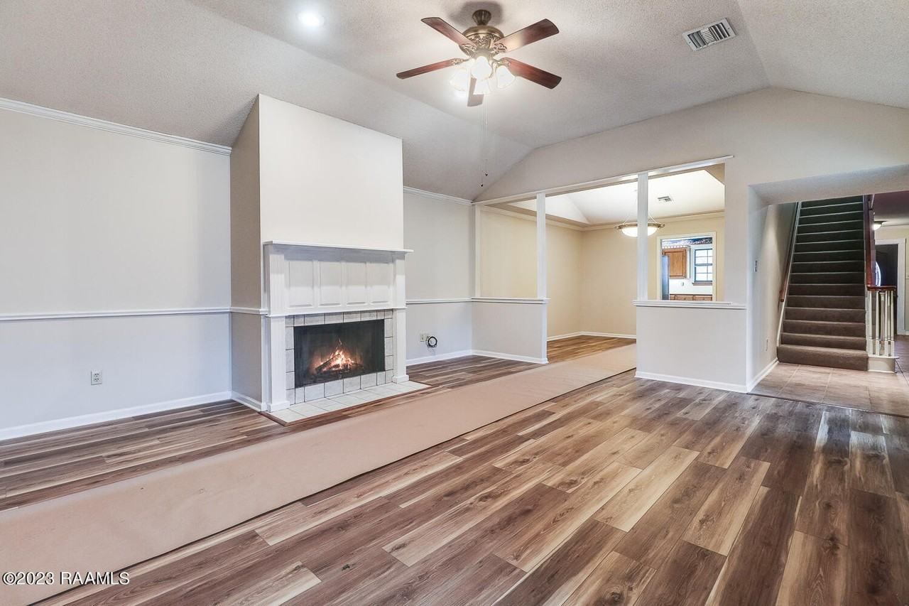 101 Chateau Pl - Photo 3 of 15