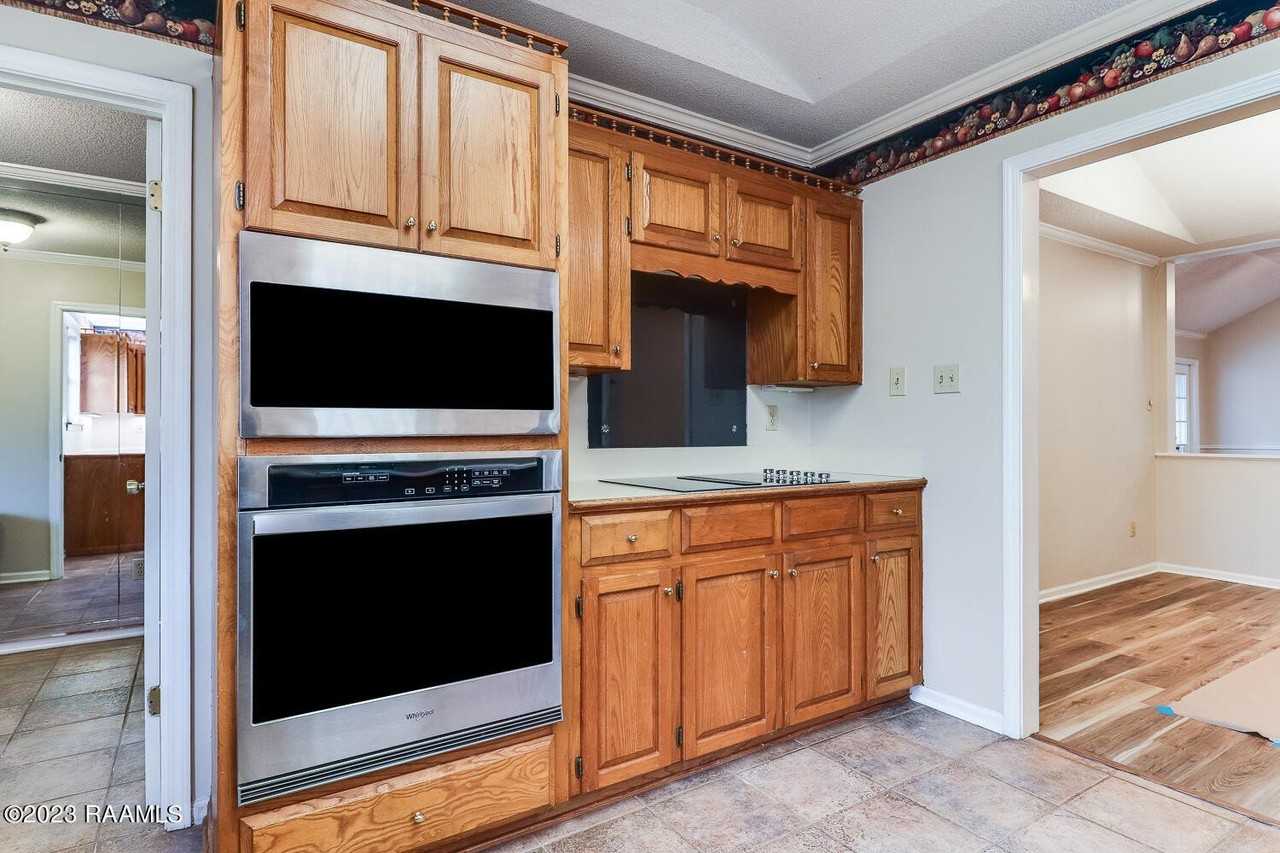 101 Chateau Pl - Photo 6 of 15