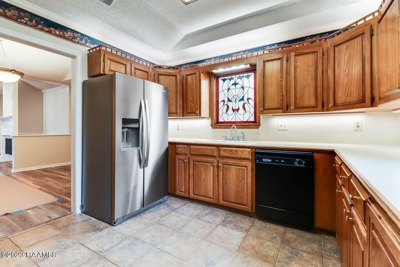 101 Chateau Pl - Photo 7 of 15