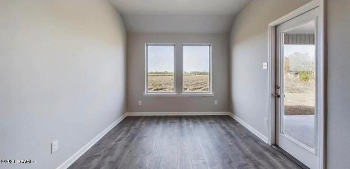 121 Autumn Dr - Photo 4 of 6