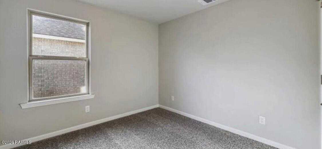 121 Autumn Dr - Photo 5 of 6