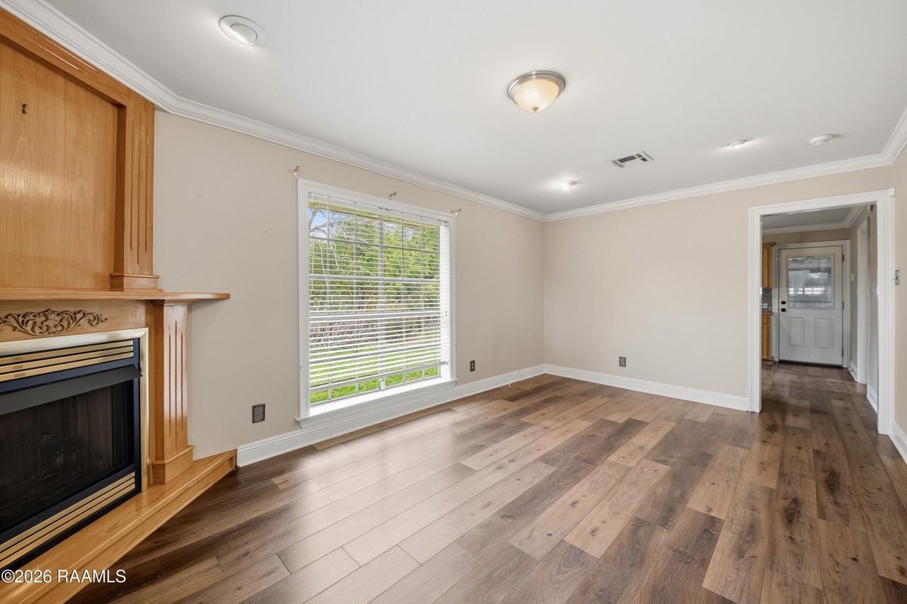 1123 Kidder Rd - Photo 5 of 24