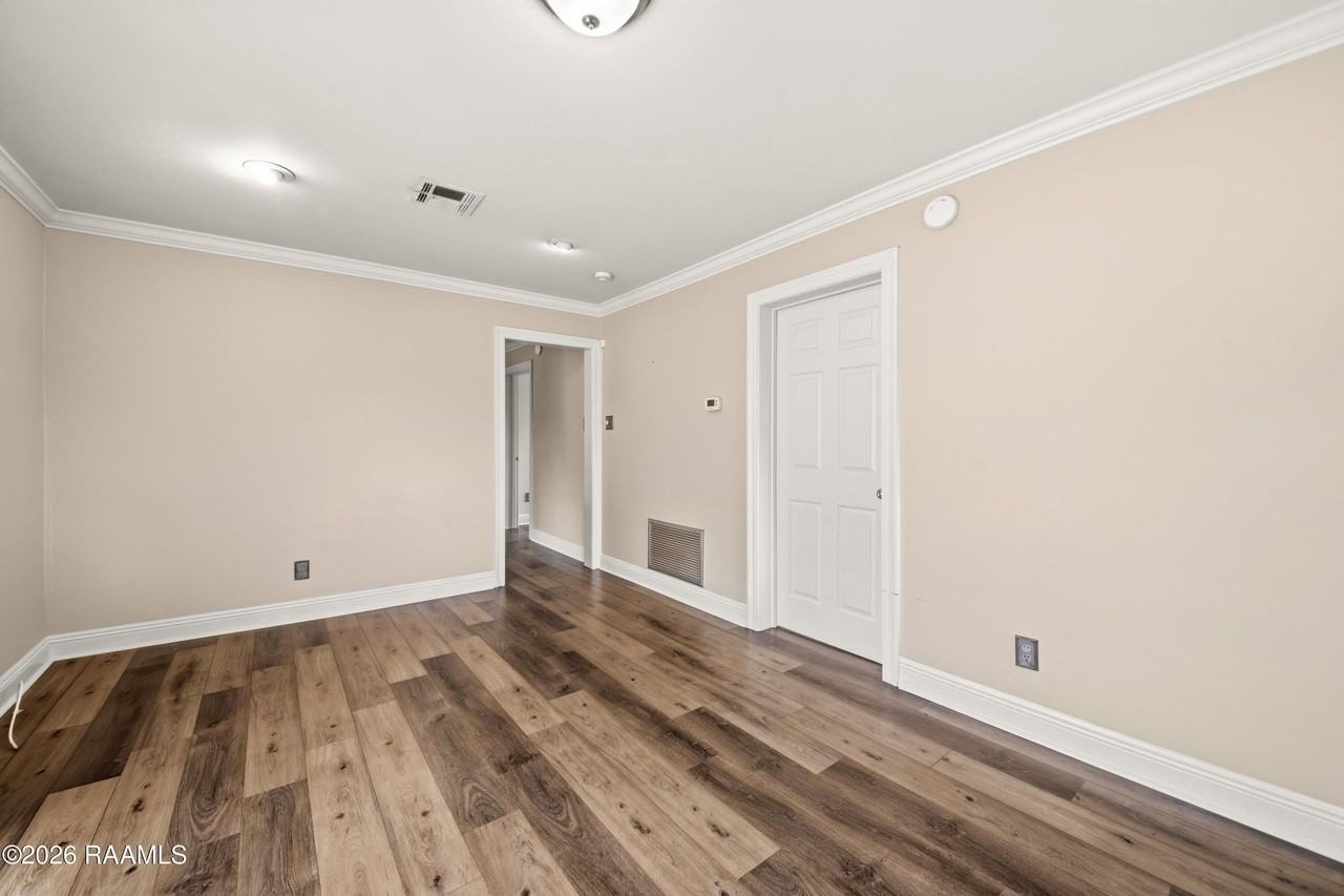 1123 Kidder Rd - Photo 7 of 24