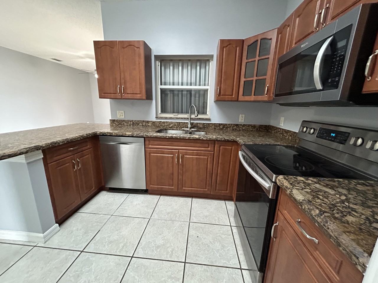 974 Se Albatross Ave - Photo 3 of 15