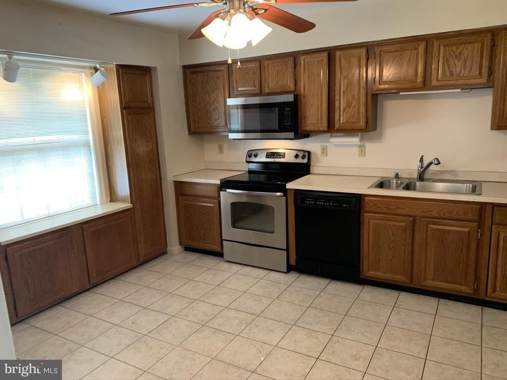 4 River Way - Photo 3 of 27