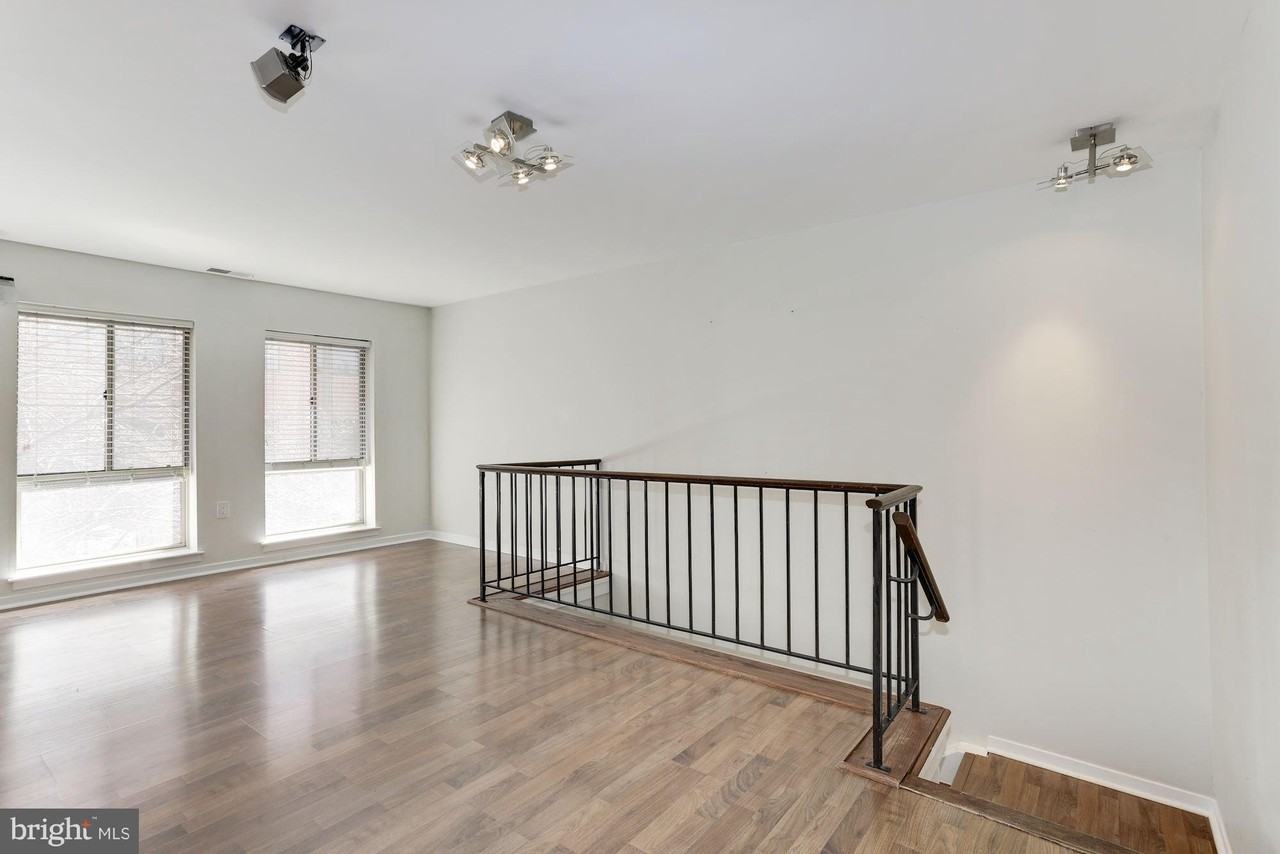 530 S Charles St - Photo 3 of 22