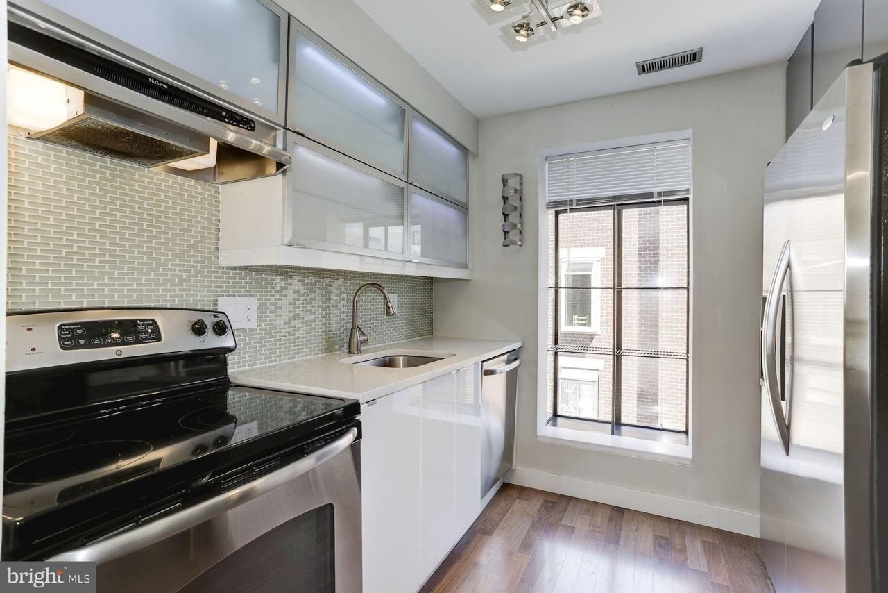 530 S Charles St - Photo 7 of 22