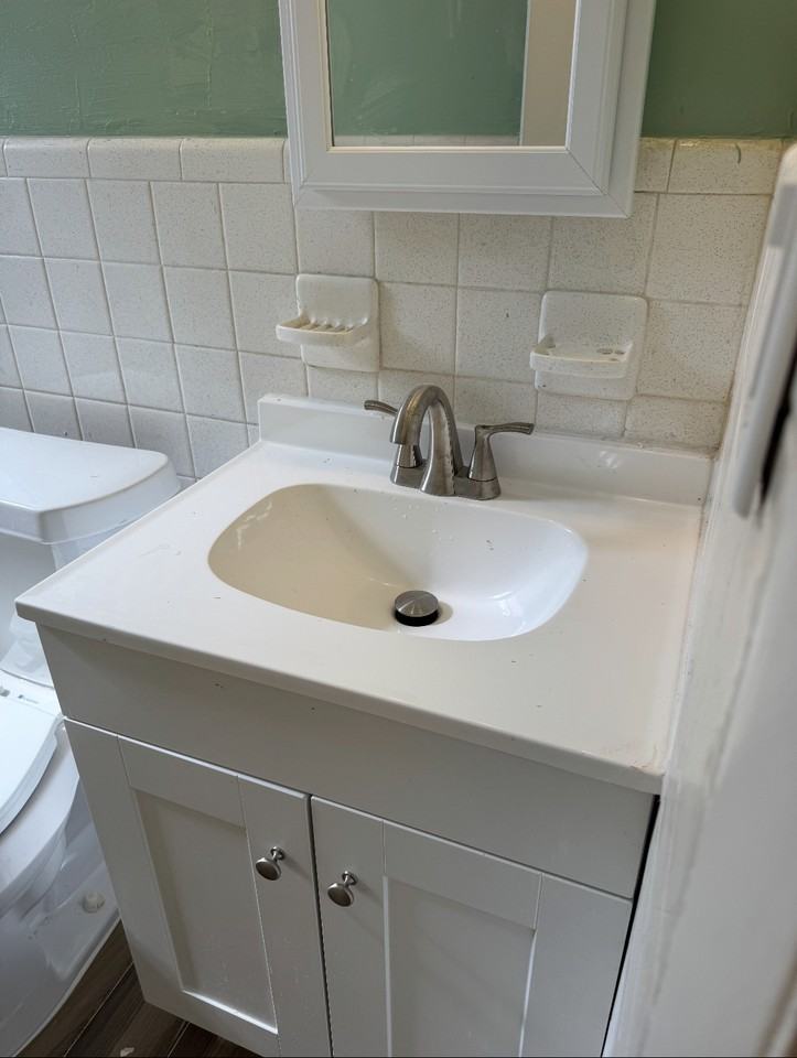 116 South Coates Street #2 - Photo 5 of 45