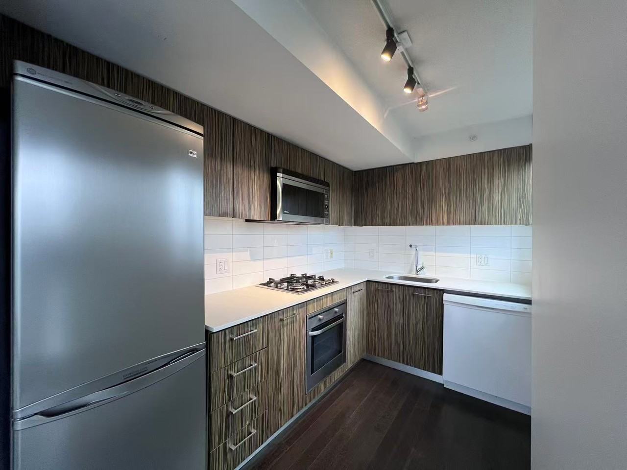 1258 West Broadway #1103 - Photo 5 of 5