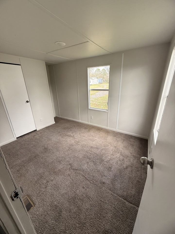 916 N Martin Luther King Jr BLVD - Photo 7 of 11