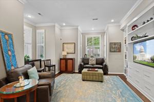 featured image of 445 15th St Se