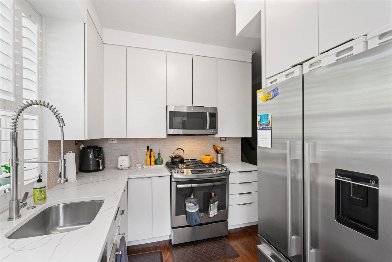 445 15th St Se #1346773P - Photo 6 of 18