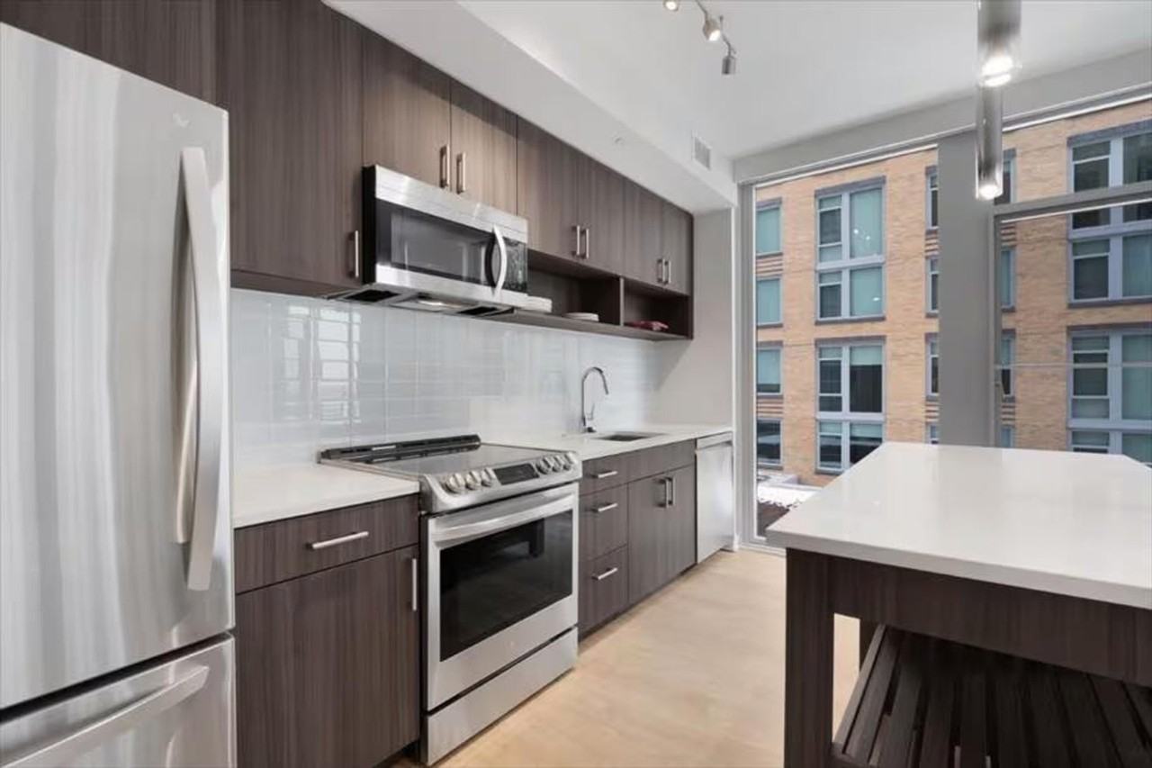 400 Army Navy Drive - Photo 5 of 120