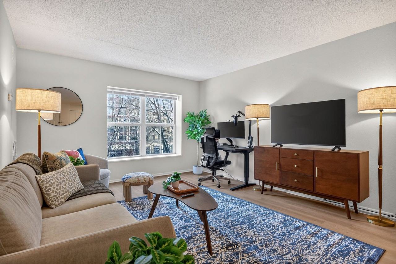 444 Washington Boulevard - Photo 3 of 50