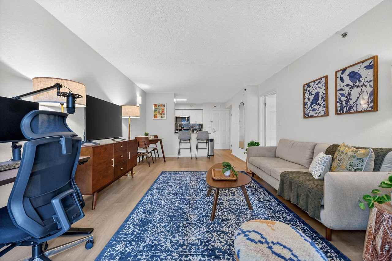 444 Washington Boulevard - Photo 6 of 50