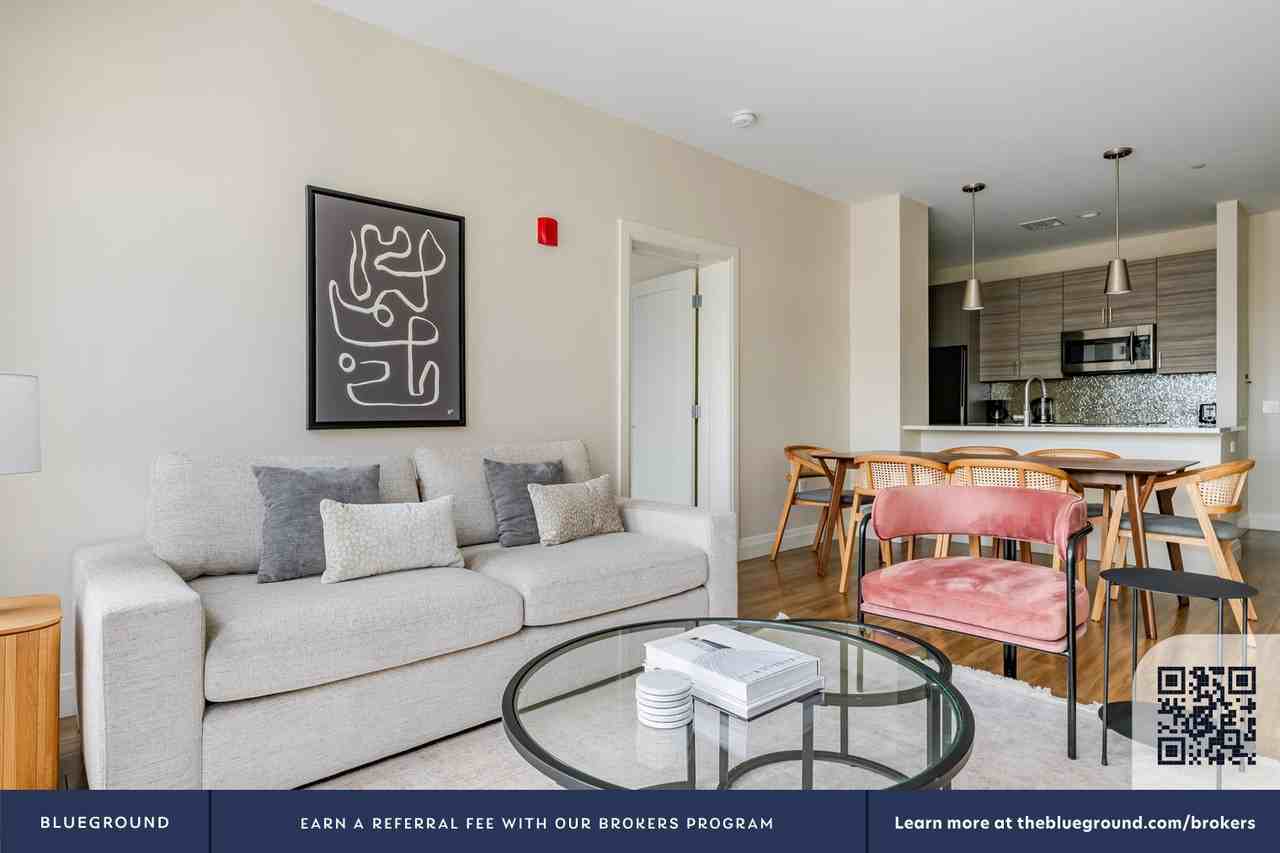 28 Austin Street - Photo 4 of 27