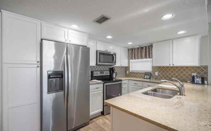4800 Ocean Beach Blvd - Photo 3 of 24