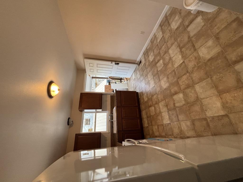 1503 S Moffet Ave - Photo 2 of 9