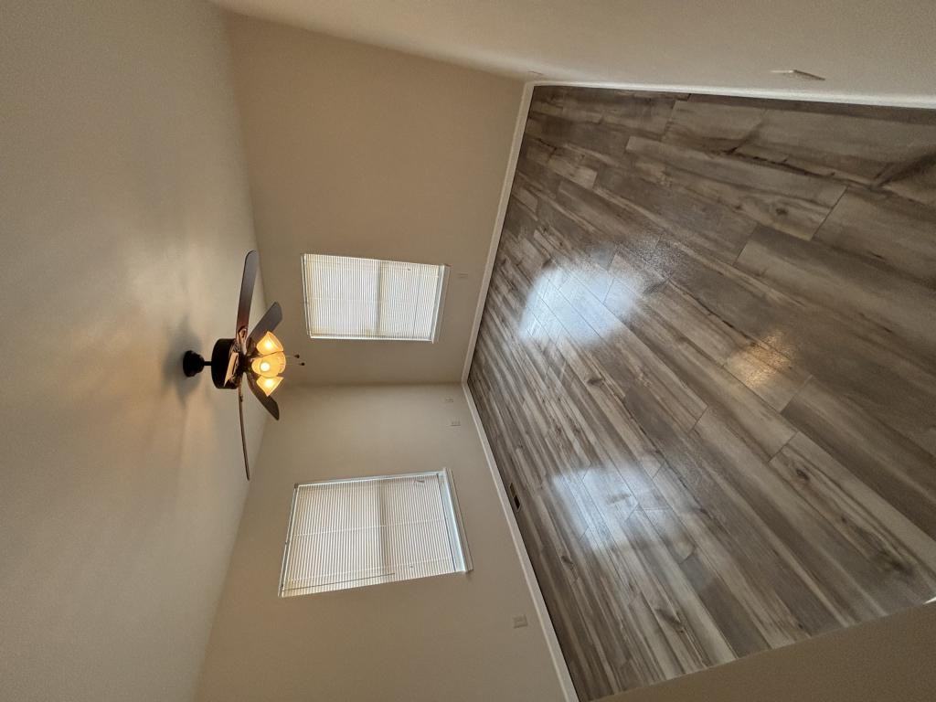 1503 S Moffet Ave - Photo 4 of 9