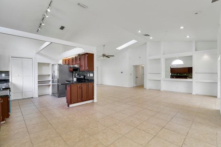 14616 Autumn Avenue - Photo 5 of 9