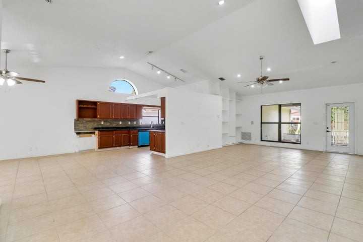 14616 Autumn Avenue - Photo 7 of 9