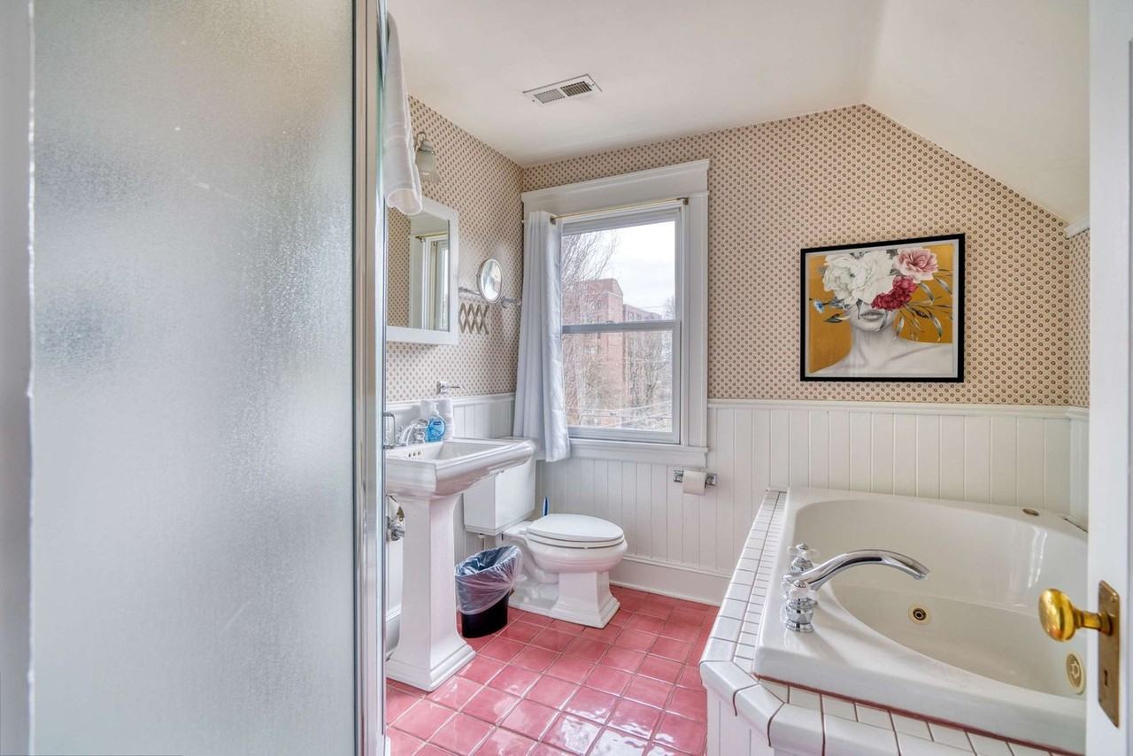 2104 Nw Everett St #1309885P - Photo 6 of 45