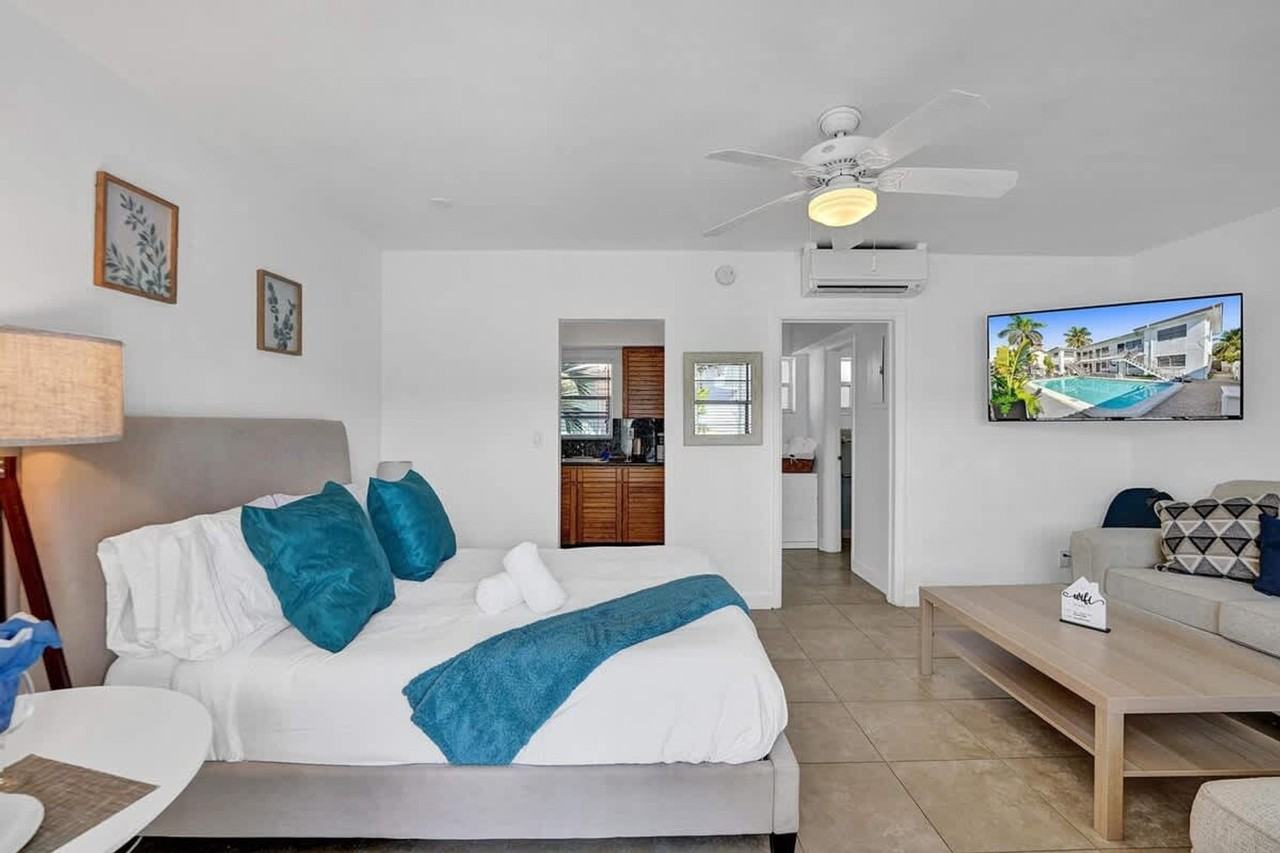 335 Desoto Street - Photo 4 of 26