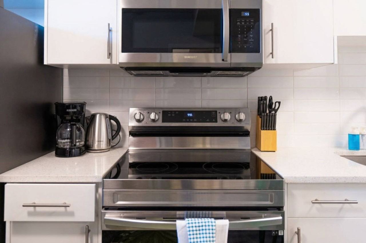 15803 97 Ave Nw #1308602P - Photo 6 of 22