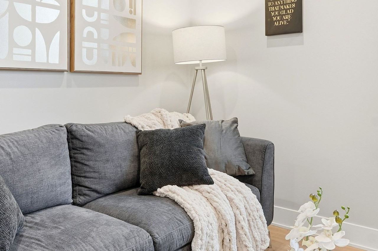 6044 N Winthrop Ave #1377801P - Photo 3 of 39