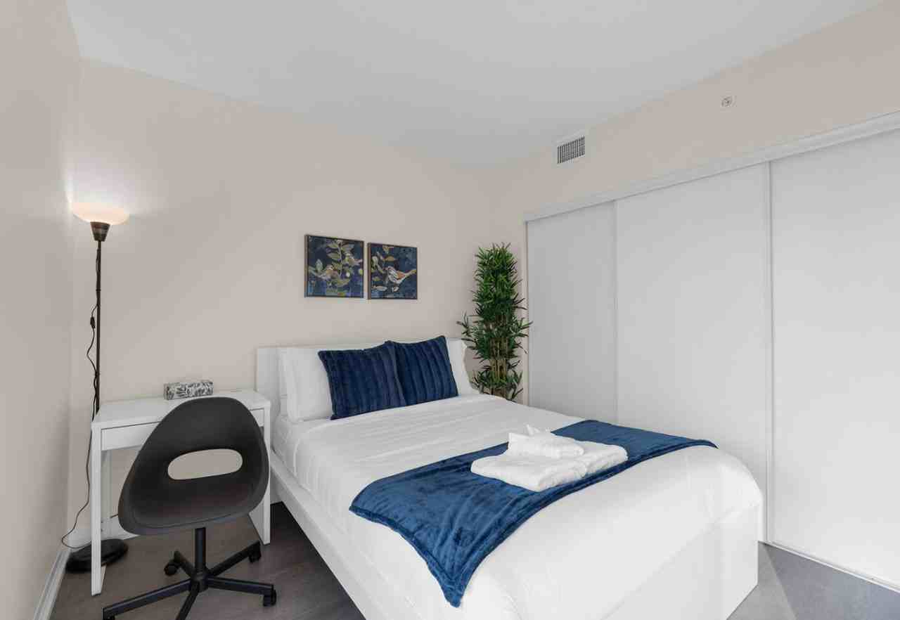 251 Jarvis St #1403802P - Photo 2 of 31