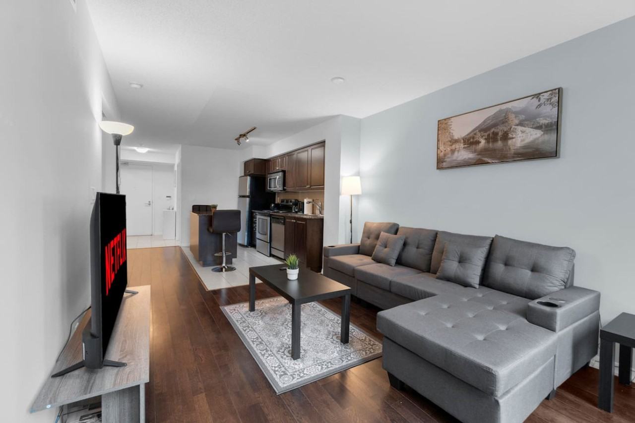 209 Fort York Boulevard - Photo 7 of 35
