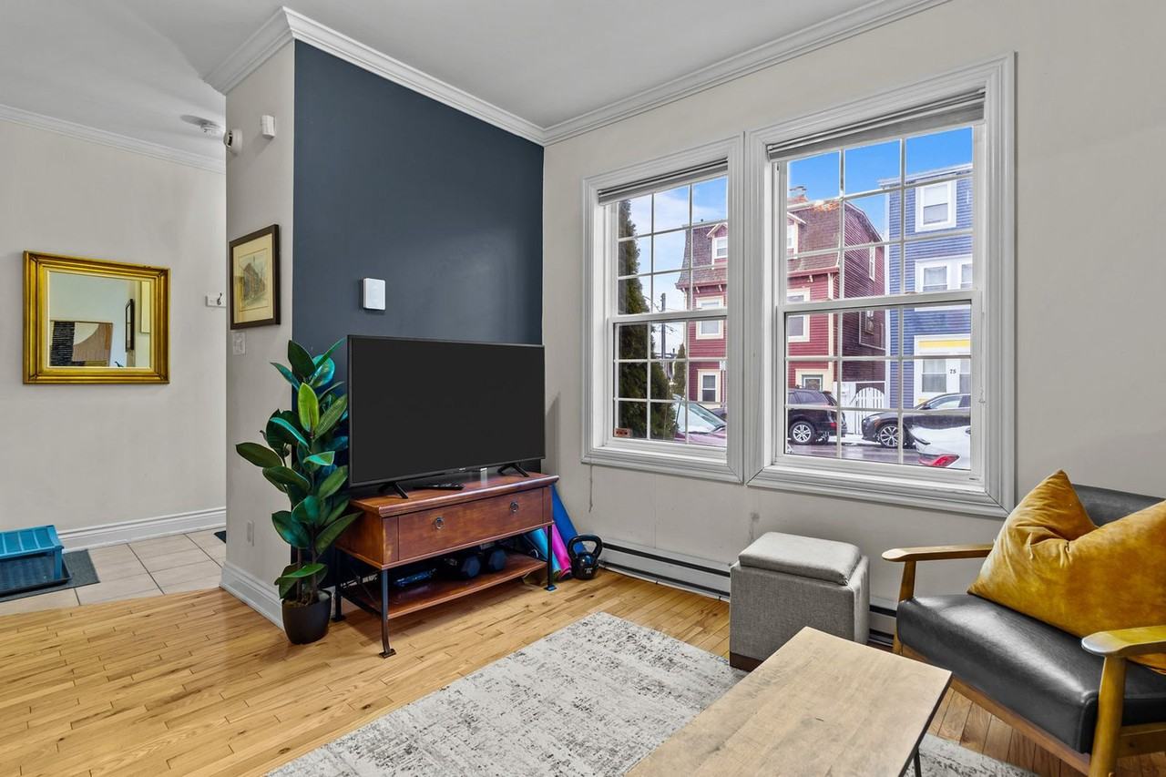 72 Gower St #1438845P - Photo 2 of 28