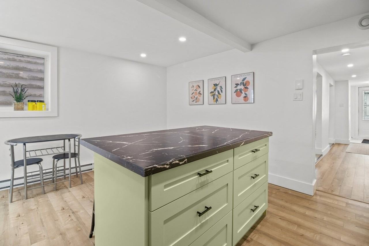 74 Hayward Ave #1438843P - Photo 6 of 32