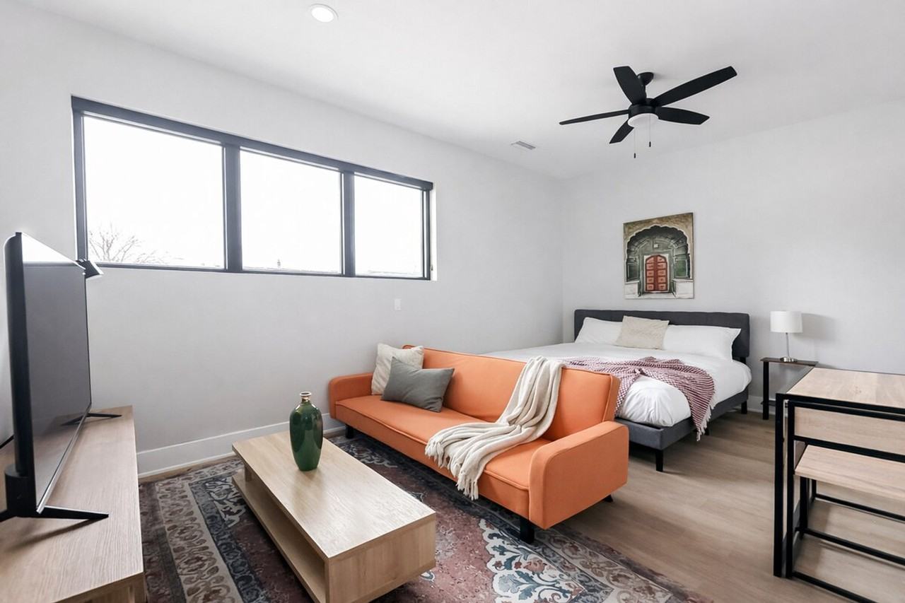 4624 Douglas St #1464877P - Photo 3 of 14