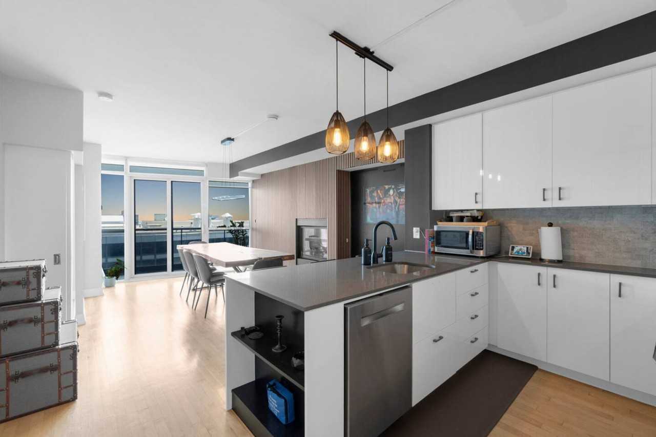 224 Carlton St #1403803P - Photo 3 of 20