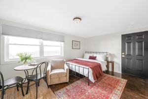 featured image of 200 S Henry St